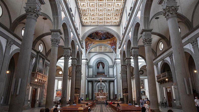 Basilica di San Lorenzo interior