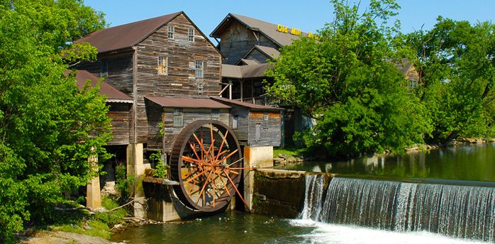 10 Best Things To Do in Downtown Pigeon Forge | Cabins USA: Smoky Mountains Blog Post